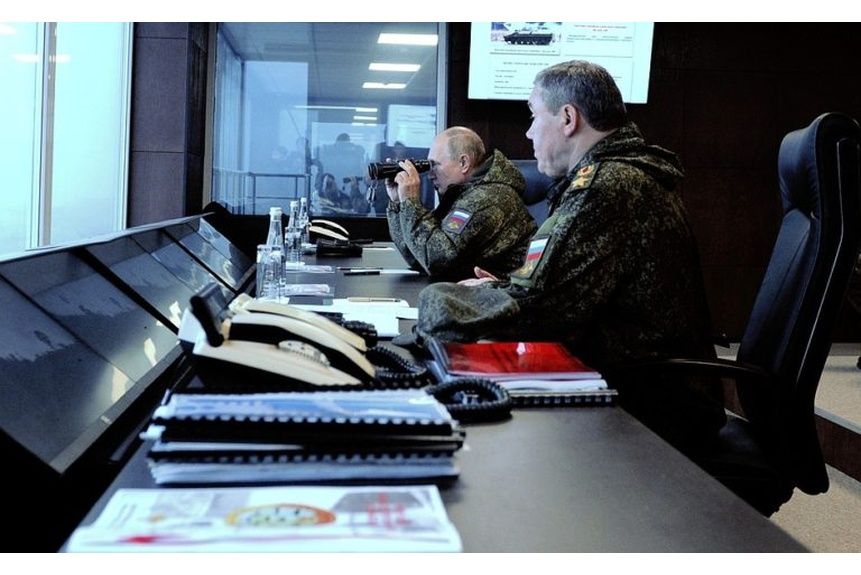 Finch 01 President Putin and Chief of General Staff Gerasimov Vostok 2022