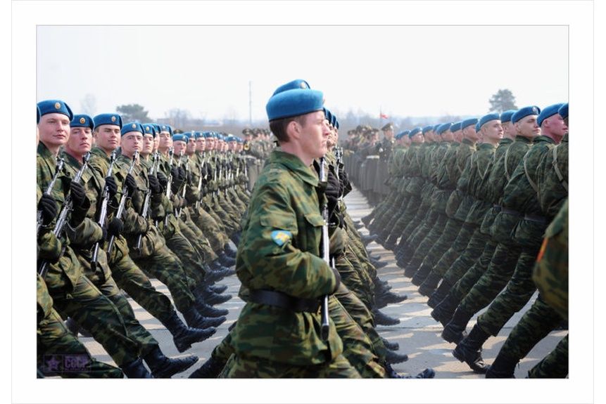 Finch 01 VDV airborne troopers on parade repetition