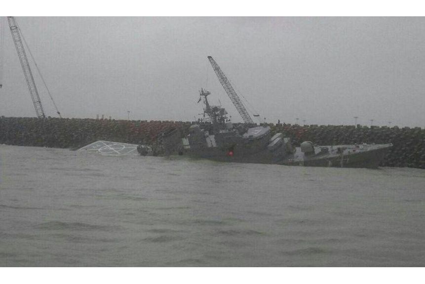 Rubin 03 Irans previous Damavand destroyer