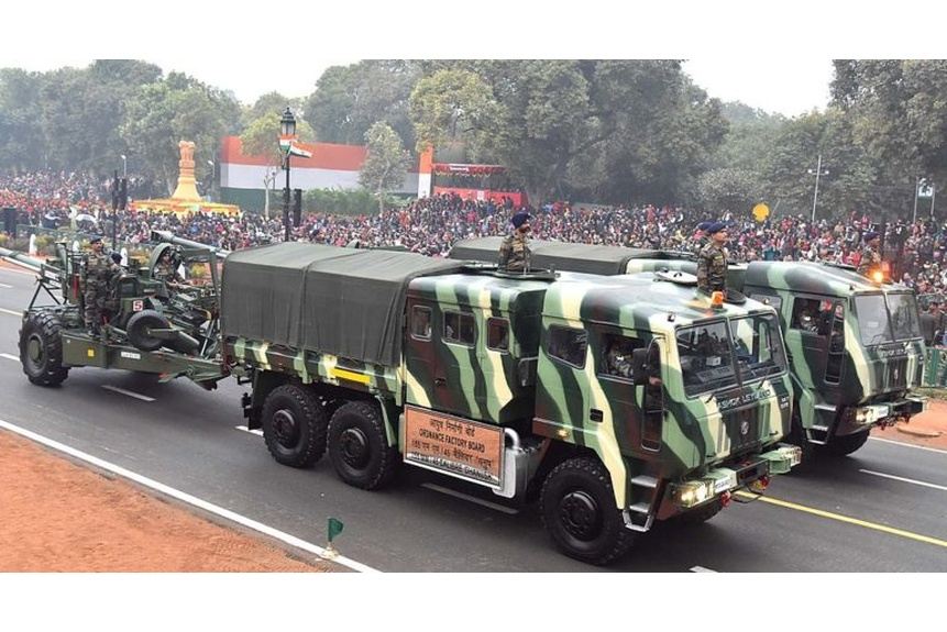 Stein 02 Dhanush howitzer during Republic Day Parade 2017
