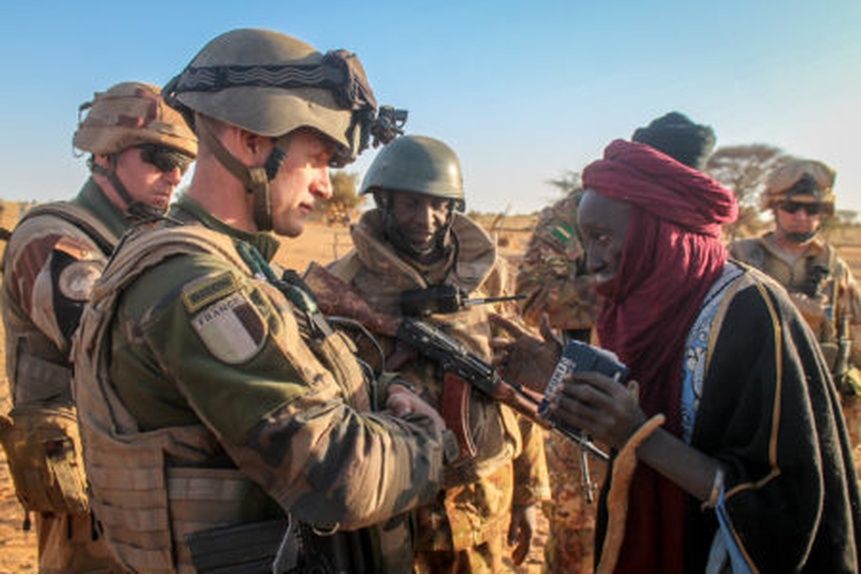 Warner 03 French Soldiers in Operation_Barkhane