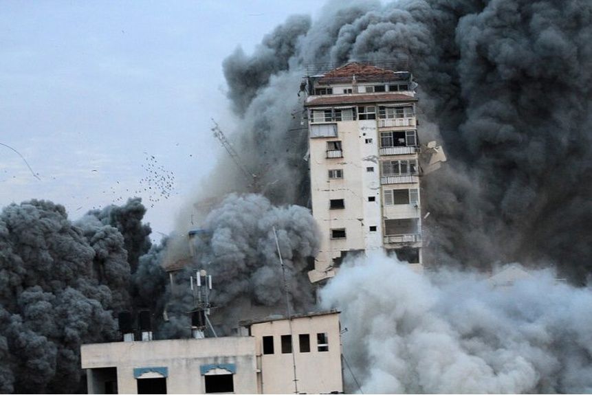 Winter 02 Israel strikes targets in Gaza Strip