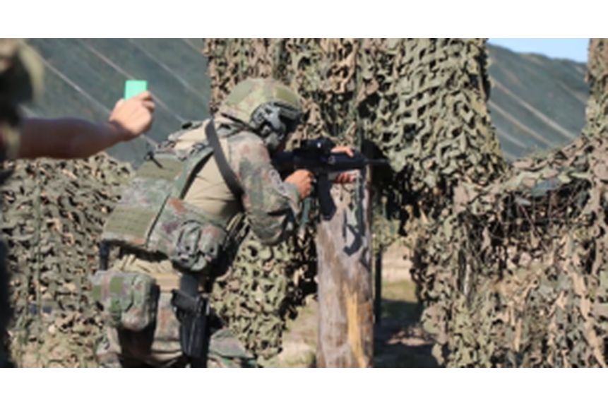Wood 02 PLA soldier participates in a tactical shooting competition