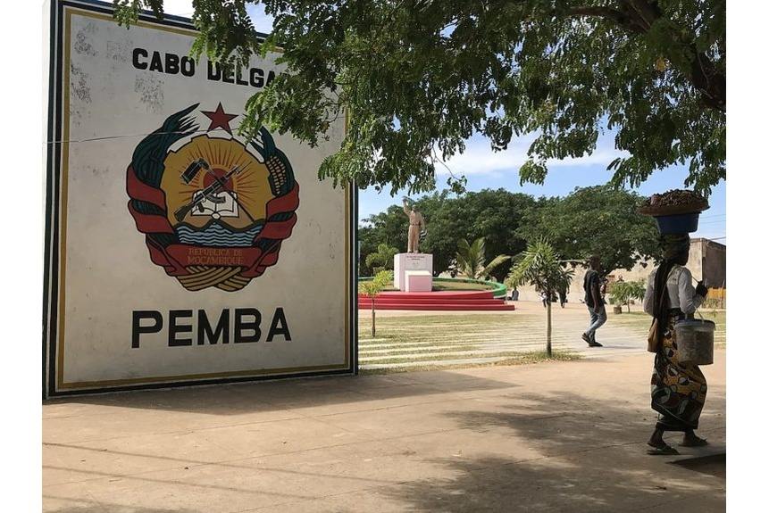 Zenn 01 Praca dos Herois na cidade de Pemba Cabo Delgado Mozambique